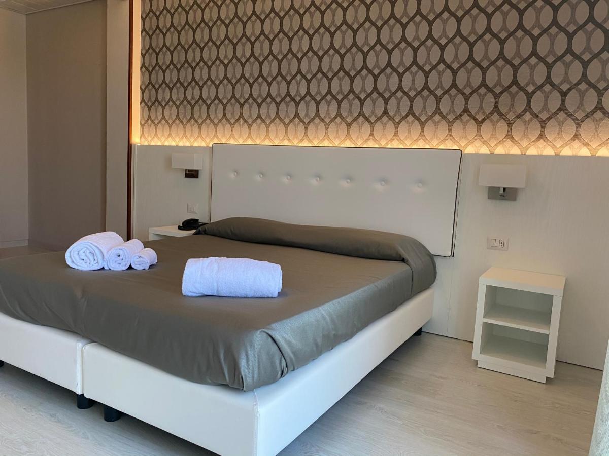 Hotel Biancamano Rimini Esterno foto