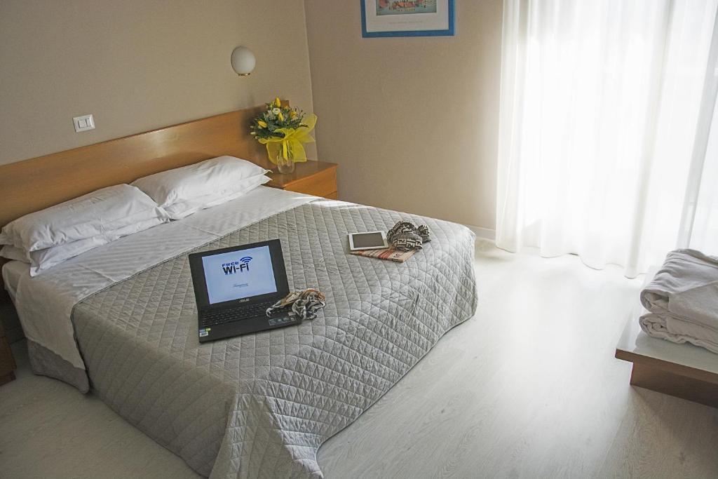 Hotel Biancamano Rimini Esterno foto