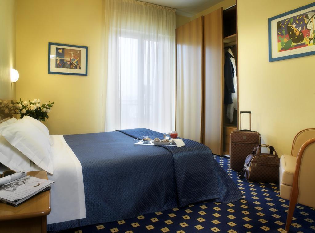 Hotel Biancamano Rimini Esterno foto
