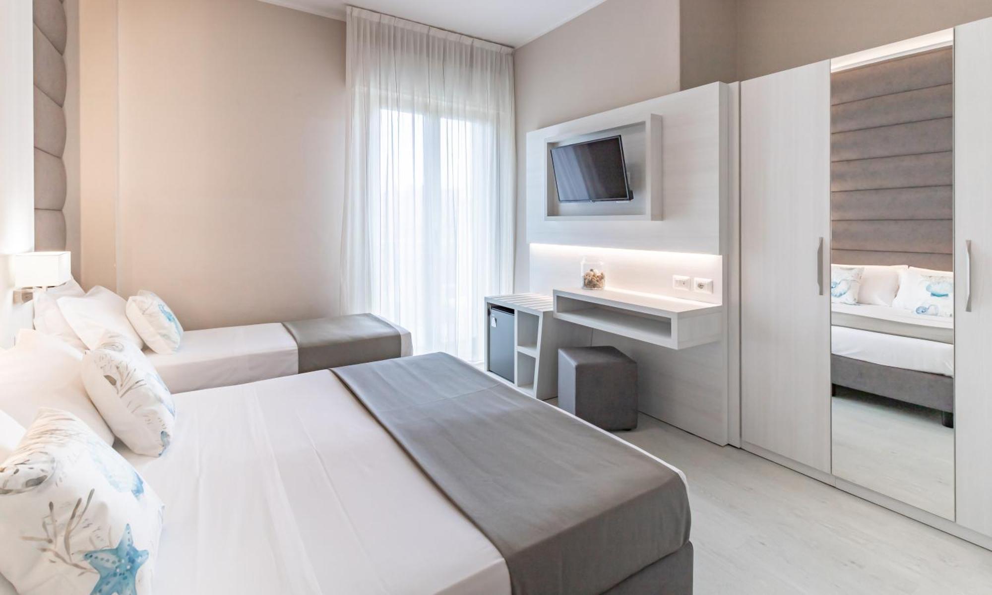 Hotel Biancamano Rimini Esterno foto