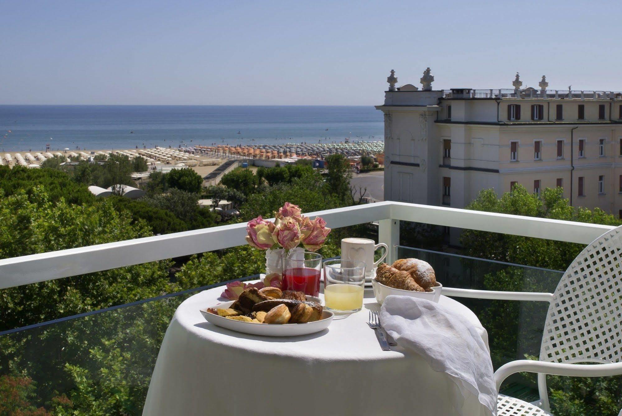 Hotel Biancamano Rimini Esterno foto
